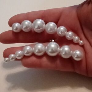 #1011. White Acrylic Faux Pearl Shoe Clips